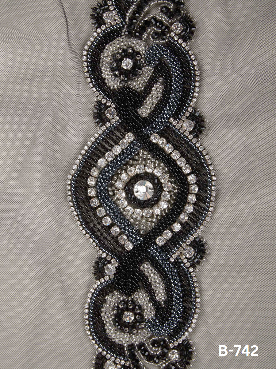 Handcrafted Indian Beaded Belt with Stunning Geometric Patterns and Glistening Rhinestones