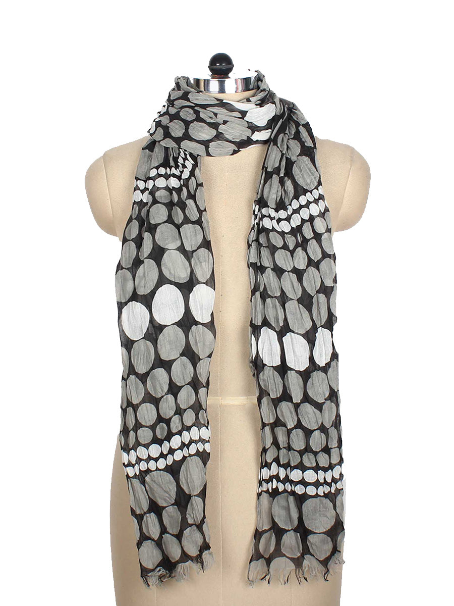 Classic Charm: Printed Scarf with Timeless Design