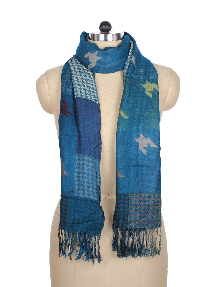 Geometric Groove: Printed Scarf with Bold Shapes and Patterns
