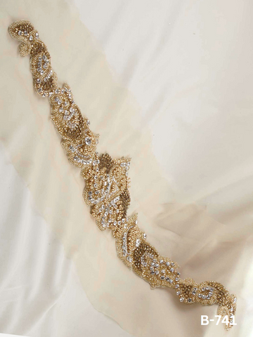Luxurious Hand-Beaded Belt with Multicolored Beads, Glittering Sequins, and Lustrous Rhinestones in Indian Design