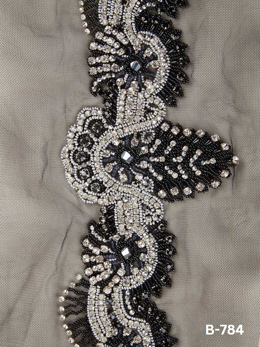 Elegant and Sparkling Beaded Belt with Traditional Indian Motifs and Shimmering Sequins